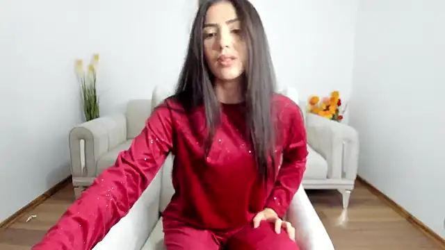 Snapshot of Emmapmg chatting on 12-31-24, 09:28 Emmapmg online show from 12-31-24, 09:28