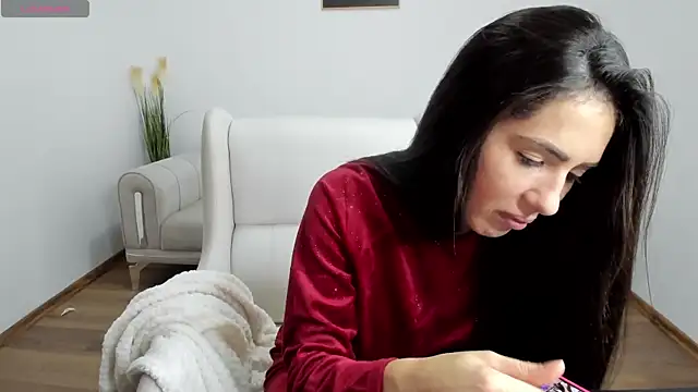 Snapshot of Emmapmg chatting on 01-01-25, 06:58 Emmapmg online show from 01-01-25, 06:58