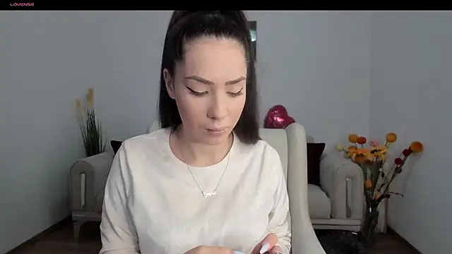 Snapshot of Emmapmg chatting on 02-26-25, 11:52 Emmapmg online show from 02-26-25, 11:52