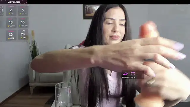 Snapshot of Emmapmg chatting on 03-21-25, 07:02 Emmapmg online show from 03-21-25, 07:02