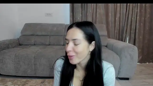 Snapshot of Emmapmg chatting on 09-29-25, 08:08 Emmapmg online show from 09-29-25, 08:08