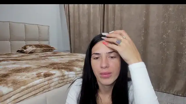 Snapshot of Emmapmg chatting on 09-29-25, 08:13 Emmapmg online show from 09-29-25, 08:13