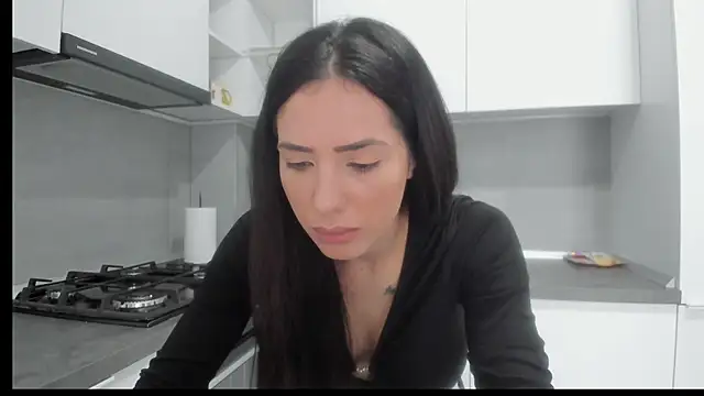 Emmapmg online show from 11-26-25, 10:38