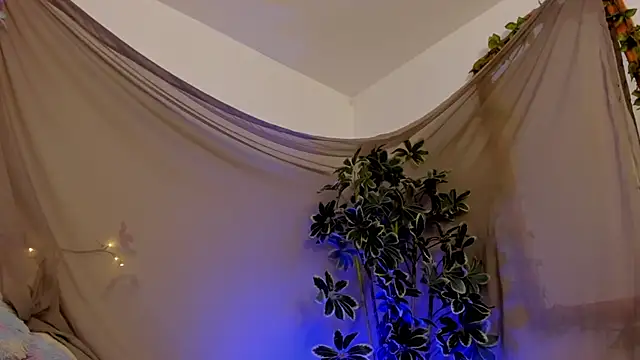 BonnieCute  online show from 10-11-25, 11:47