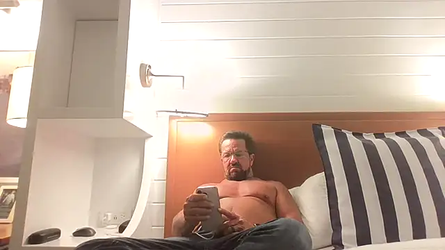 sluttydylan online show from 10-04-25, 12:03