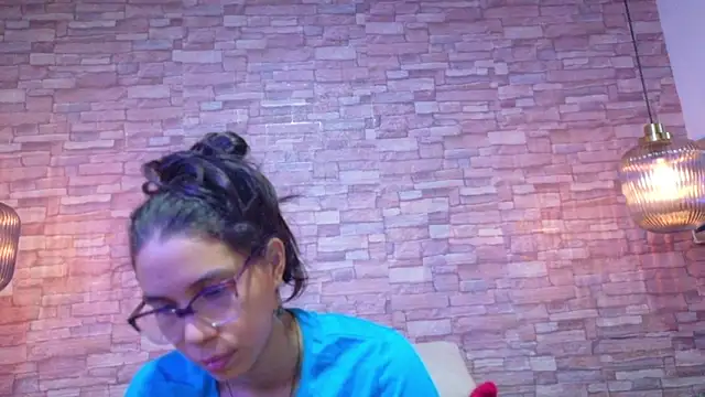 nextdoor fantasy1 online show from 04-28-26, 03:11