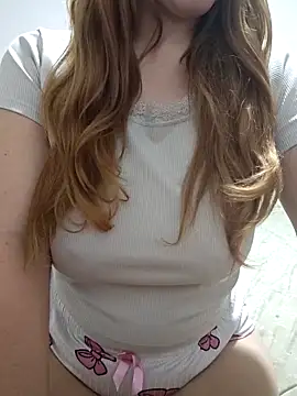 Snapshot of lucyredhead chatting on 02-11-26, 09:25 lucyredhead online show from 02-11-26, 09:25