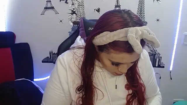 Snapshot of cata__gutierrez_ chatting on 02-12-25, 03:05 cata gutierrez online show from 02-12-25, 03:05