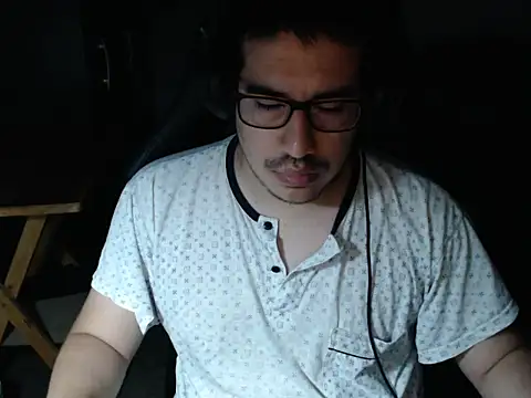 Snapshot of thealfawolf01 chatting on 12-13-24, 04:54 thealfawolf01 online show from 12-13-24, 04:54