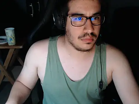 Snapshot of thealfawolf01 chatting on 01-21-25, 01:39 thealfawolf01 online show from 01-21-25, 01:39