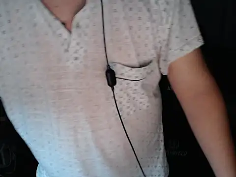 Snapshot of thealfawolf01 chatting on 10-05-25, 01:48 thealfawolf01 online show from 10-05-25, 01:48