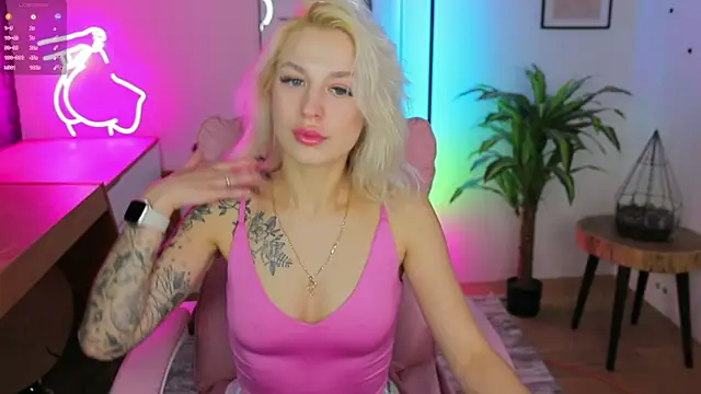 Crystal Barbie online show from 02-08-25, 01:43