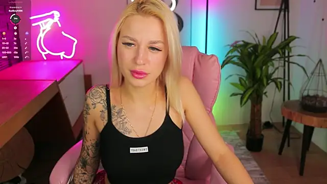 Crystal Barbie online show from 03-09-25, 05:55