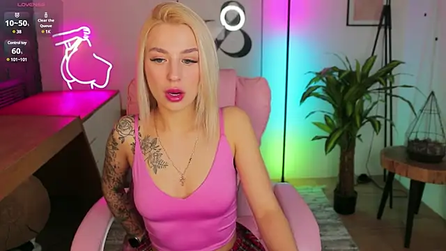 Crystal Barbie online show from 03-18-25, 07:42