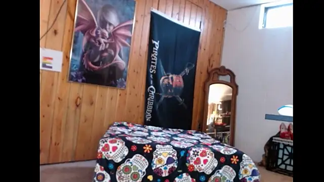 Snapshot of JamieBottoms chatting on 09-19-25, 01:01 JamieBottoms online show from 09-19-25, 01:01