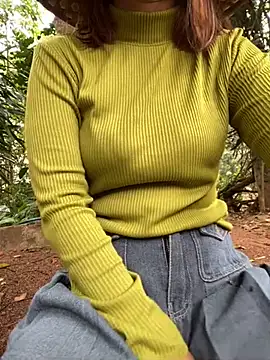 Snapshot of Sofia_xx2 chatting on 02-06-25, 02:44 Sofia xx2 online show from 02-06-25, 02:44