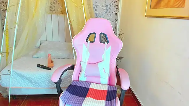 agatha rusell  online show from 01-24-25, 04:05