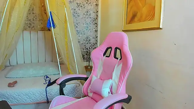 agatha rusell  online show from 02-06-25, 03:59