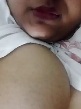 smile pretty online show from 01-17-25, 08:22