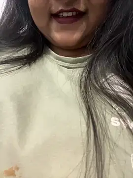 smile pretty online show from 09-26-25, 06:01