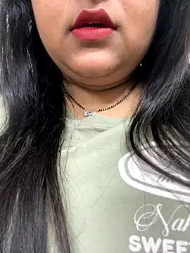 smile pretty online show from 10-13-25, 04:18