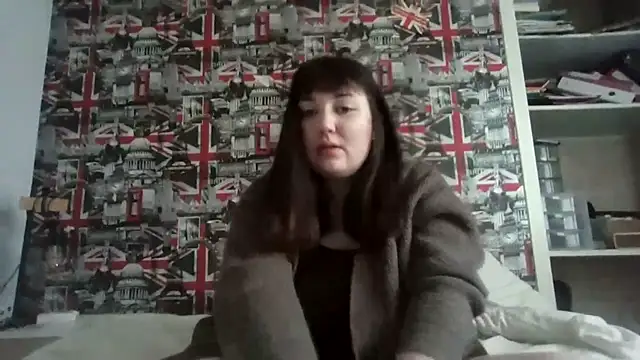 Lynylou online show from 10-23-25, 08:13