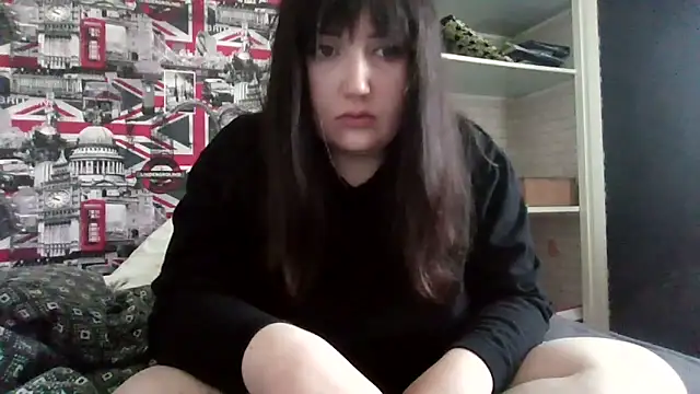 Lynylou online show from 11-25-25, 12:05