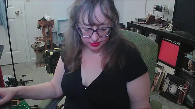 LilyLuscious online show from 10-18-25, 05:35