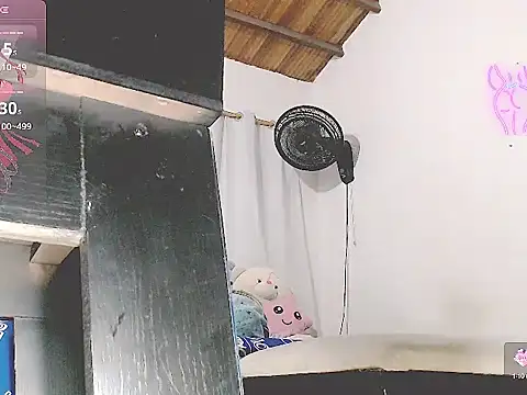 Snapshot of tifany19_ chatting on 09-16-25, 12:44 tifany19  online show from 09-16-25, 12:44