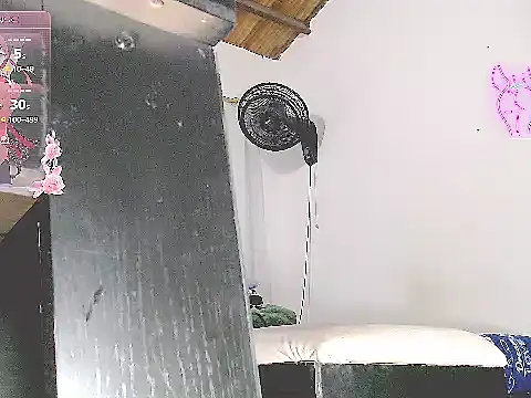 Snapshot of tifany19_ chatting on 09-19-25, 01:29 tifany19  online show from 09-19-25, 01:29