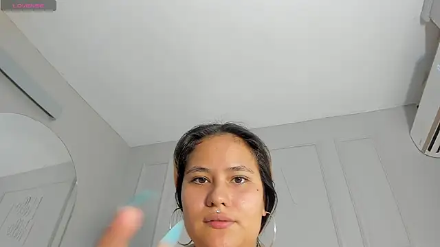 Snapshot of Maristxxr chatting on 10-15-25, 07:36 Maristxxr online show from 10-15-25, 07:36
