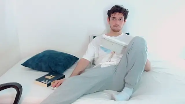 Elio555 online show from 12-14-24, 06:52