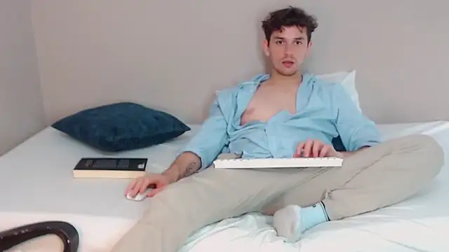 Elio555 online show from 12-22-24, 09:42