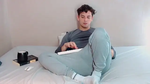 Elio555 online show from 03-02-25, 06:16