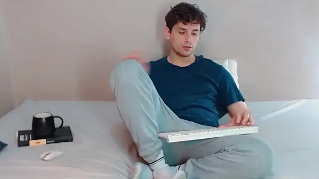 Elio555 online show from 03-06-25, 04:19