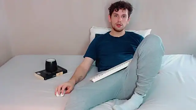 Elio555 online show from 03-21-25, 04:29