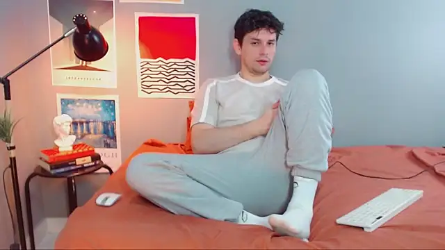 Elio555 online show from 09-13-25, 01:00