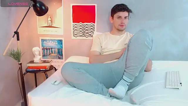 Elio555 online show from 10-21-25, 07:36