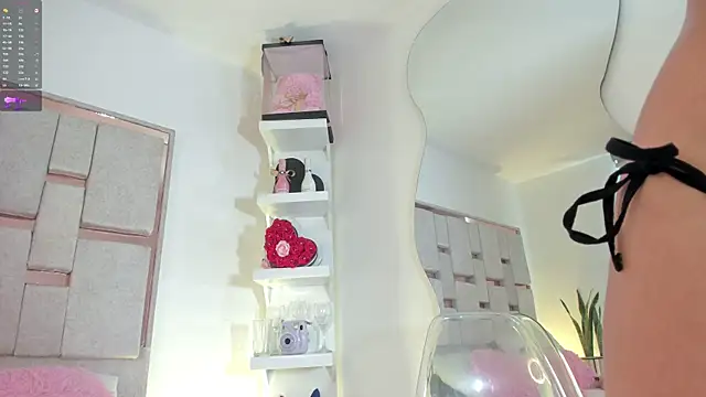 Snapshot of kristel_s chatting on 10-03-25, 07:00 kristel s online show from 10-03-25, 07:00