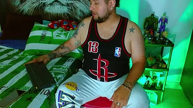 Michaell Myerss  online show from 12-19-25, 02:13