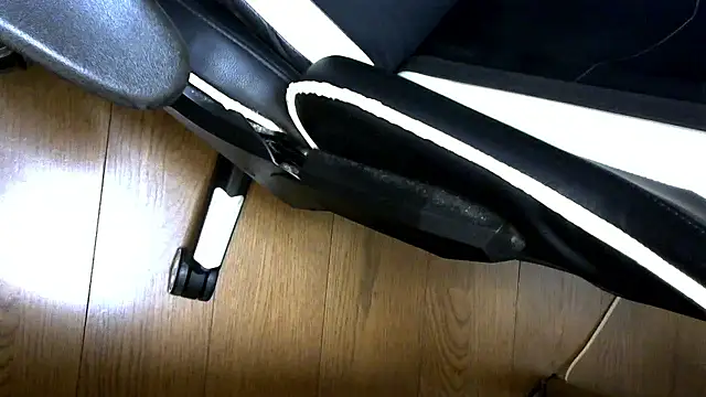 AKI09aki online show from 11-16-25, 02:44