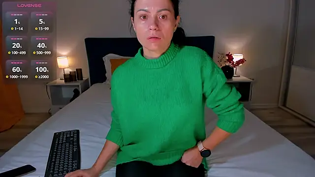 Snapshot of devilish_angel chatting on 11-20-25, 05:40 devilish angel online show from 11-20-25, 05:40