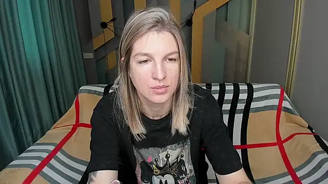 EmilyWalkeri online show from 12-04-25, 07:06