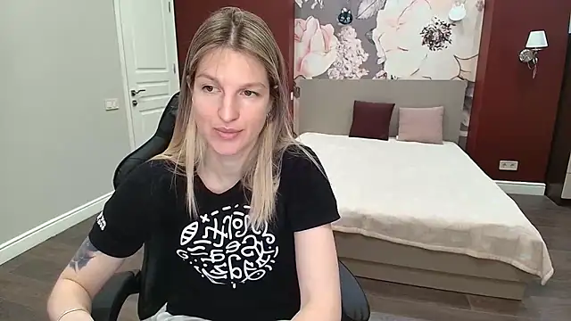 EmilyWalkeri online show from 06-01-26, 06:59