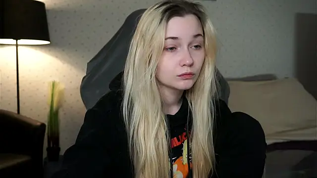 Snapshot of Lisa_003 chatting on 03-21-25, 06:07 Lisa 003 online show from 03-21-25, 06:07