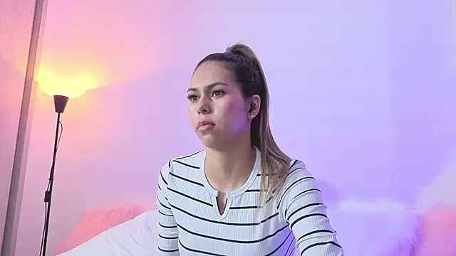 Cristel Boom online show from 12-17-25, 01:06