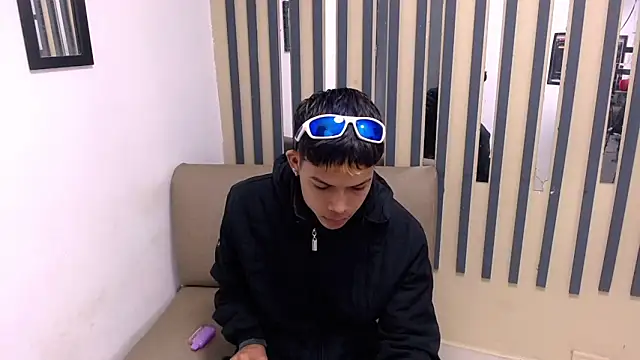 Snapshot of Levis_Montes chatting on 01-28-25, 12:11 Levis Montes online show from 01-28-25, 12:11