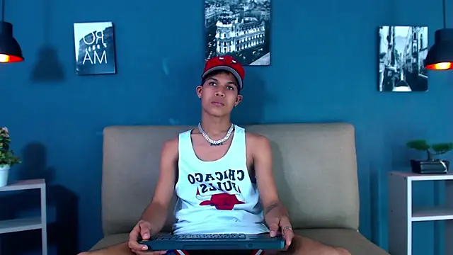 Snapshot of Levis_Montes chatting on 02-02-25, 07:46 Levis Montes online show from 02-02-25, 07:46