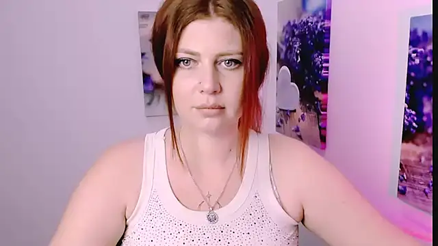 Lizzy Love online show from 11-30-25, 01:48