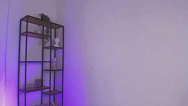 FoxieJullia online show from 01-24-25, 08:44